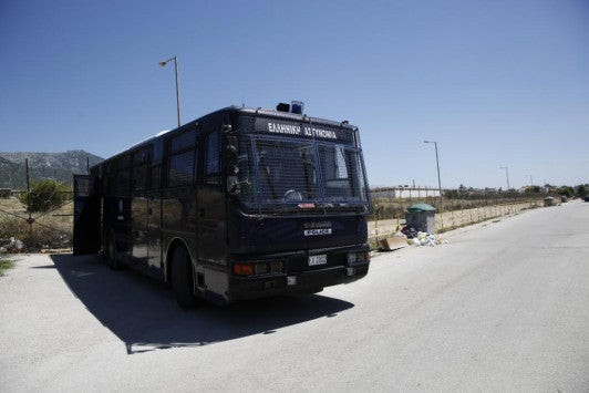 Δυτική Αττική: Χιλιάδες προσαγωγές για όπλα και ναρκωτικά από την ΕΛΑΣ